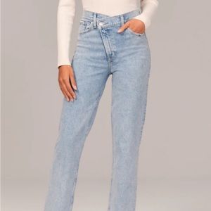 Ultra High Rise 90s Straight Jean with Cross Over Button